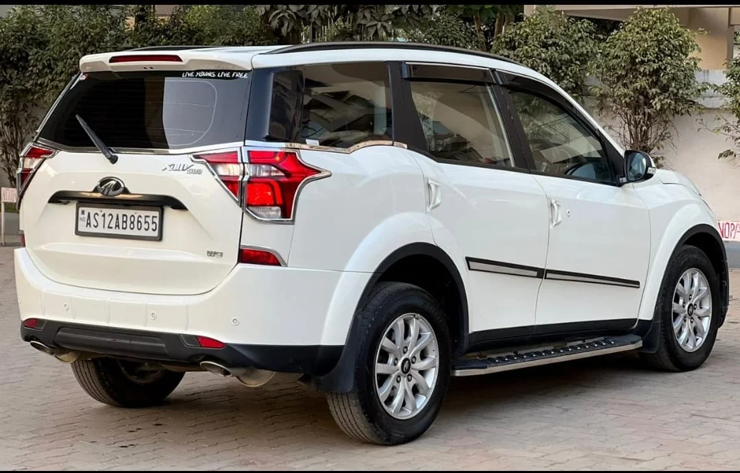 Mahindra XUV500 - Thumbnail 6